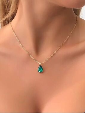 Emerald Green Teardrop Gold Necklace